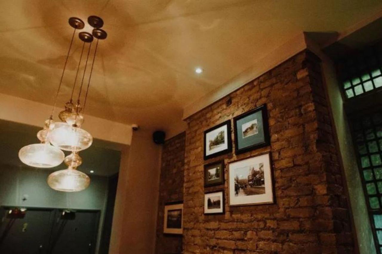 Publove @ The Crown, Battersea Лондон Экстерьер фото