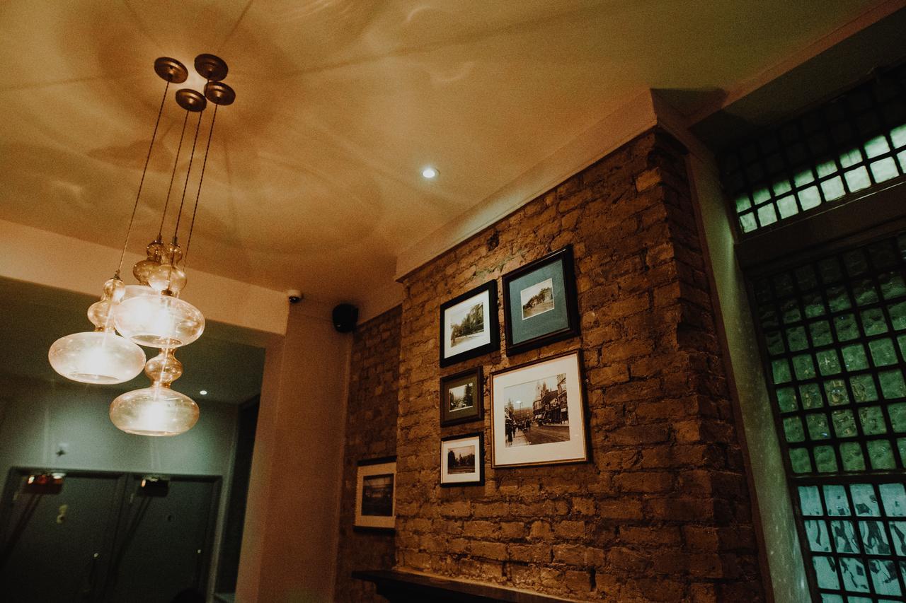 Publove @ The Crown, Battersea Лондон Экстерьер фото
