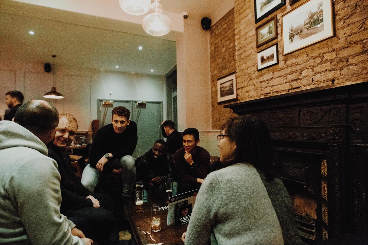 Publove @ The Crown, Battersea Лондон Экстерьер фото