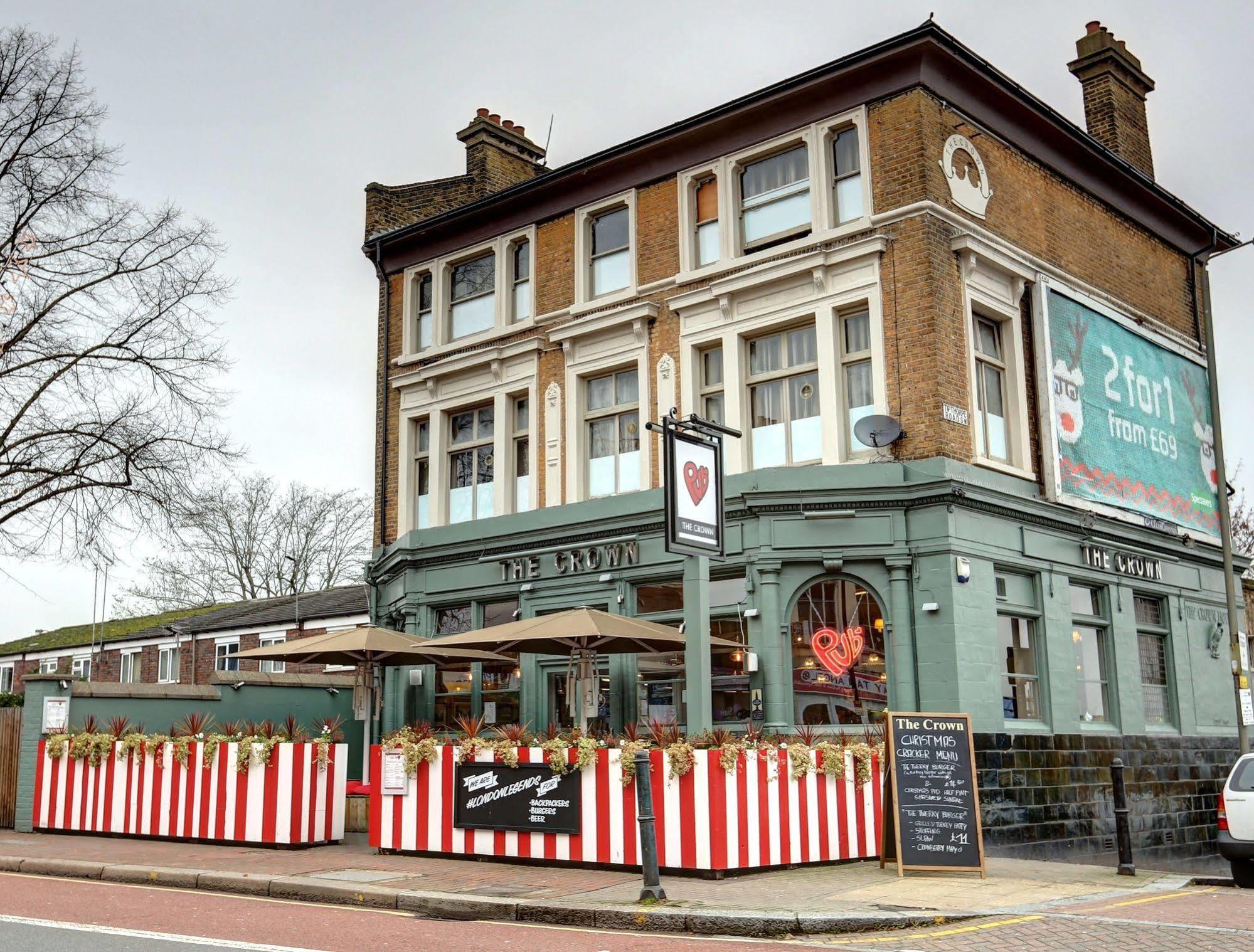 Publove @ The Crown, Battersea Лондон Экстерьер фото